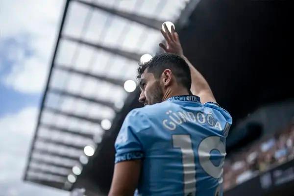 “Chắc chắn chúng tôi sẽ trỗi dậy mạnh mẽ” – Tiền vệ Man City cảnh báo đối thủ trước tham vọng đòi lại ngôi vương Premier League