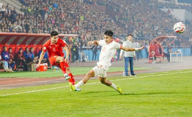 Đội tuyển Việt Nam bộc lộ điểm yếu hành lang cánh trong tay HLV Kim