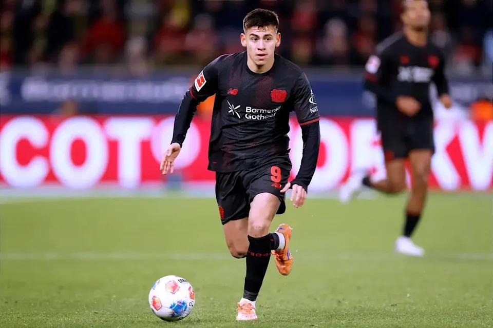 Pep Guardiola sẵn sàng chặn đứng 'mệnh lệnh hay nguyện vọng' của Claudio Echeverri về chuyển nhượng tháng Giêng sau chỉ trích công khai