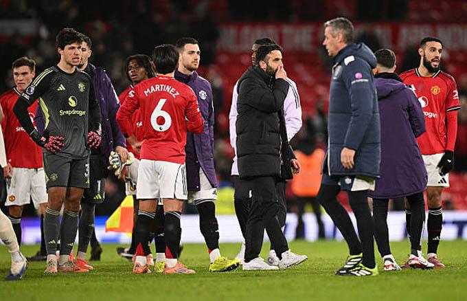 HLV Amorim bóng gió trách tiền đạo sau trận hòa thất vọng trước West Ham