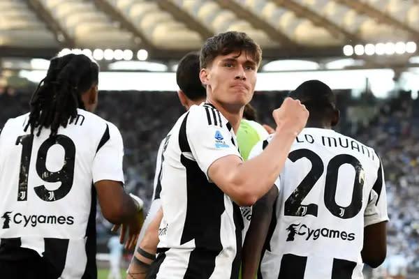 Manchester City đạt thỏa thuận cá nhân với hậu vệ cánh Juventus