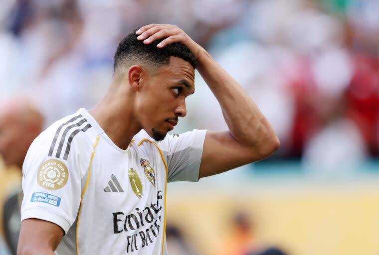 Trent Alexander-Arnold trải qua màn ra mắt đáng quên cùng Real Madrid khi Al Hilal cầm hòa Los Blancos