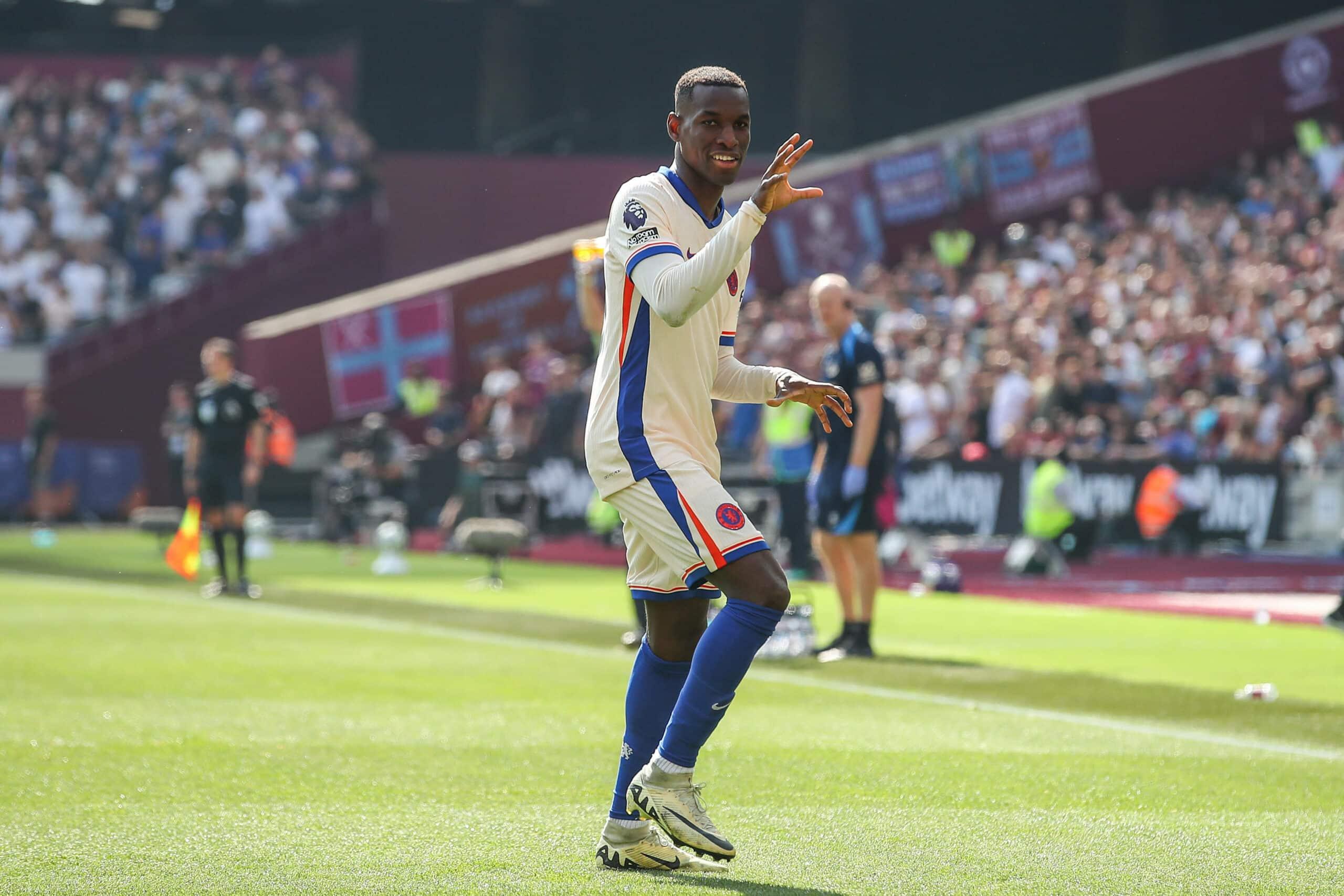 MU bất ngờ nhắm tiền đạo Chelsea