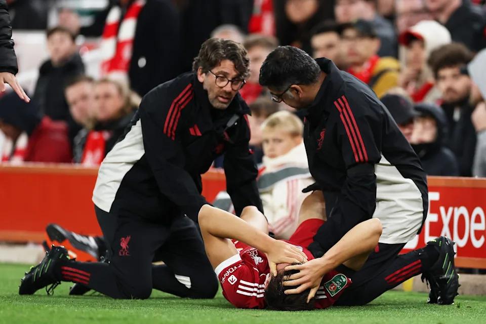 Arne Slot hé lộ chiến lược chuyển nhượng của Liverpool sau chấn thương chấm dứt mùa giải của Giovanni Leoni