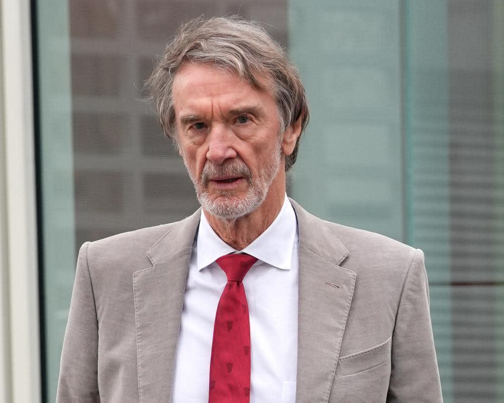 Jim Ratcliffe 'gửi tín hiệu tới tất cả phụ nữ' vì thiếu hỗ trợ cho đội nữ United
