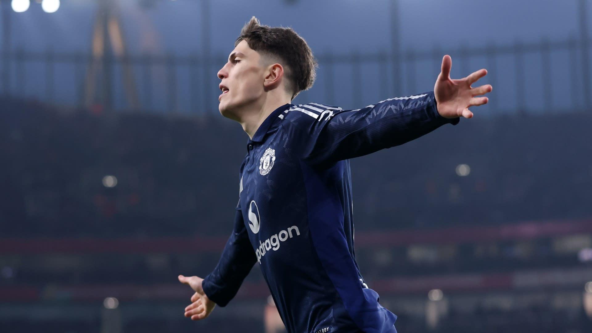 Manchester United ra đòn chí mạng khiến Napoli khó tìm người thay thế Khvicha Kvaratskhelia