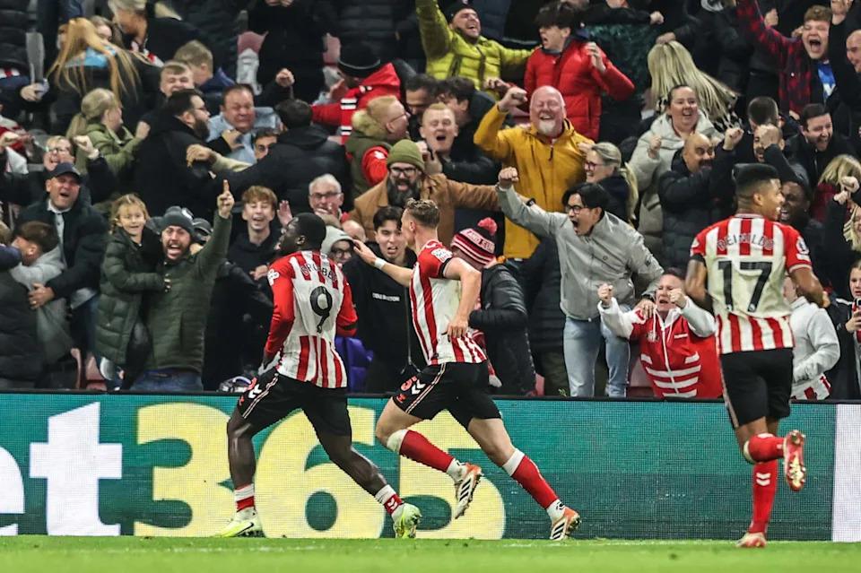 Sunderland Cướp Chiến Thắng Của Arsenal Với Bàn Gỡ Muộn Đầy Kịch Tính