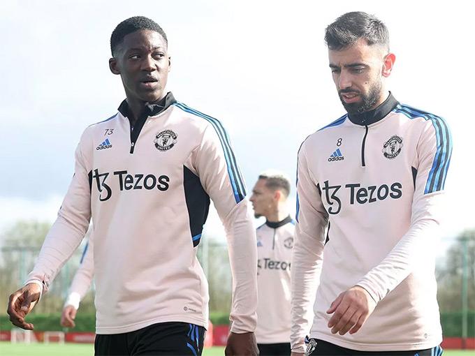 Tình hình chấn thương của Bruno Fernandes và Mainoo trước cuộc đối đầu Newcastle