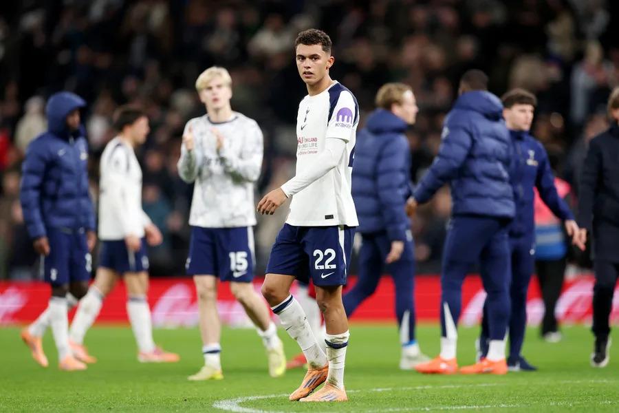 Aston Villa Cạnh Tranh Với Crystal Palace Cho Bản Hợp Đồng Tiền Đạo Cánh 24 Tuổi: Tại Sao Đây Sẽ Là Một Pha Chuyển Nhượng Chất Lượng?