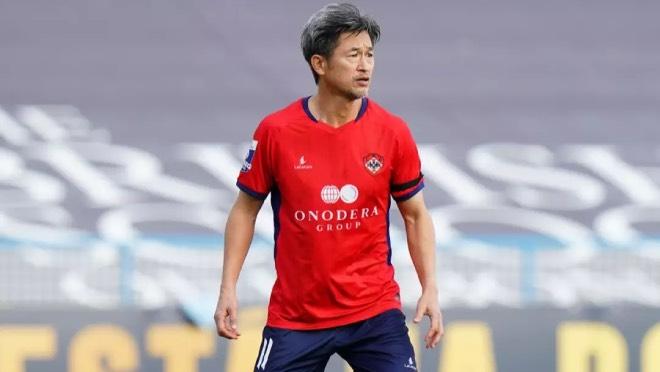 Kazuyoshi Miura phá vỡ giới hạn tuổi tác khi đầu quân cho Fukushima United