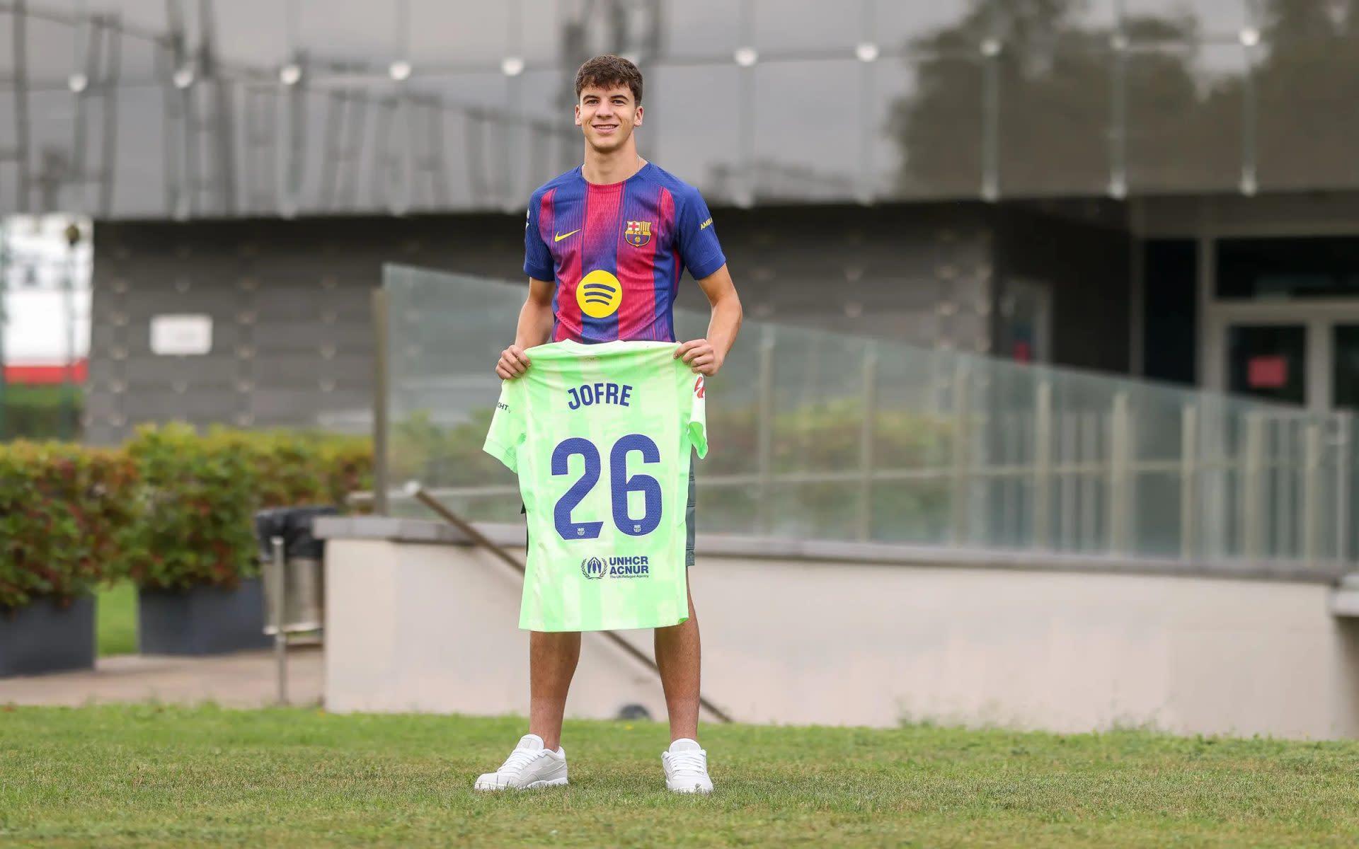 Hansi Flick đặt cược lớn vào thần đồng 18 tuổi từ lò đào tạo Barcelona