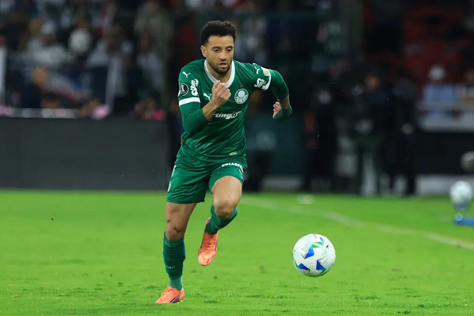 Manchester United Nhắm Tới Tiền Đạo Tài Năng Này: Một Hướng Đi Cho Tương Lai?