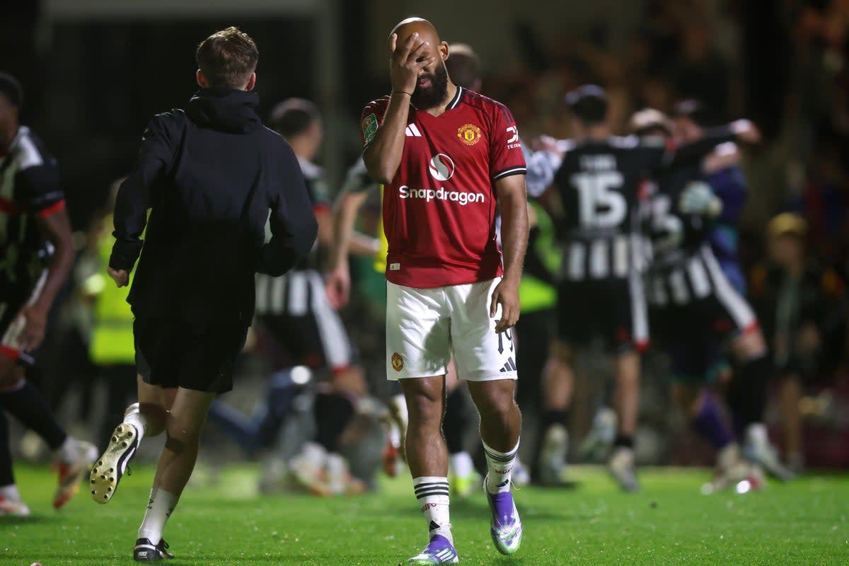 Manchester United chạm đáy trước Grimsby, dấy lên câu hỏi khó tin về Ruben Amorim