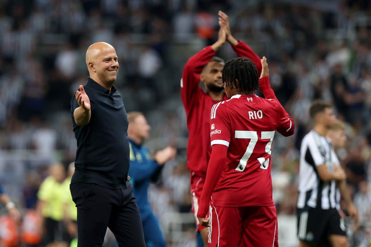 Arne Slot thở phào sau chiến thắng hỗn loạn của Liverpool: 'Đó không phải là một trận bóng đá'