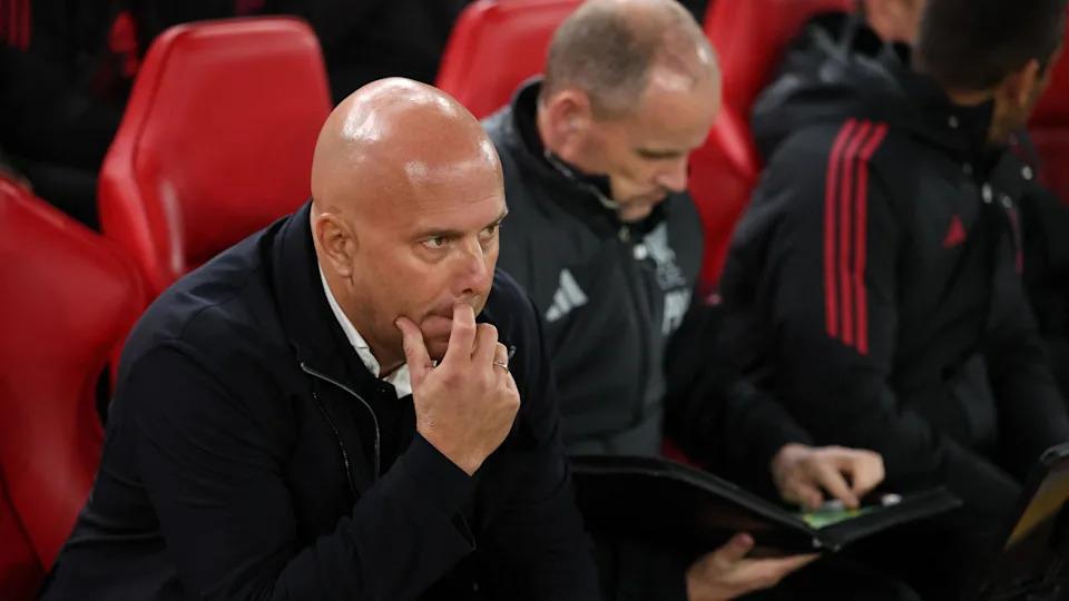 Slot 'viện cớ' - nhưng liệu anh ấy có nên để các cầu thủ chủ chốt nghỉ ngơi?