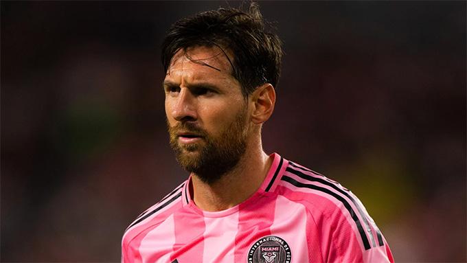 Cuộc đua vĩ đại: Messi vượt Ronaldo để chiếm ngôi đầu