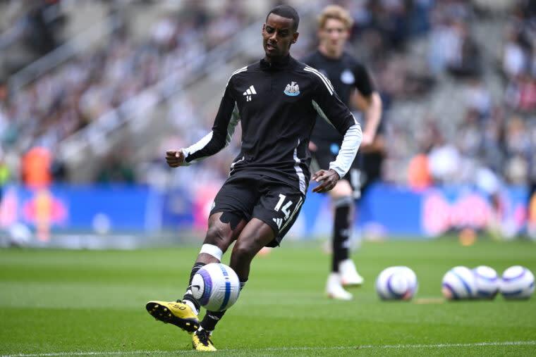 Tiền đạo Alexander Isak của Newcastle chỉ muốn gia nhập Liverpool