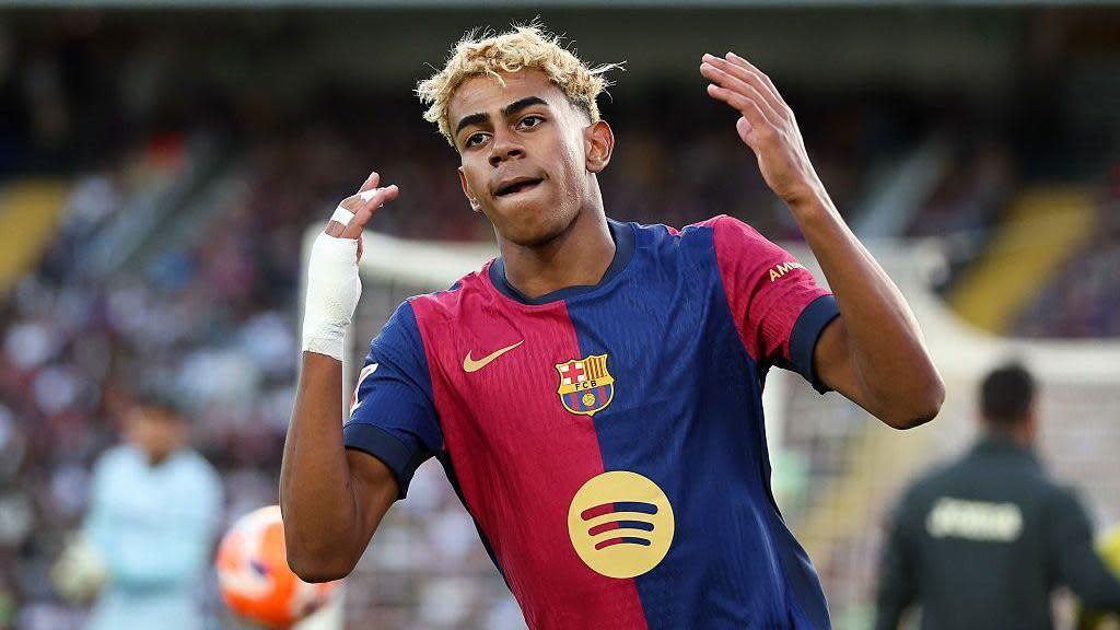 Yamal tròn 18 tuổi và chiếm vị trí trung tâm tại Barcelona