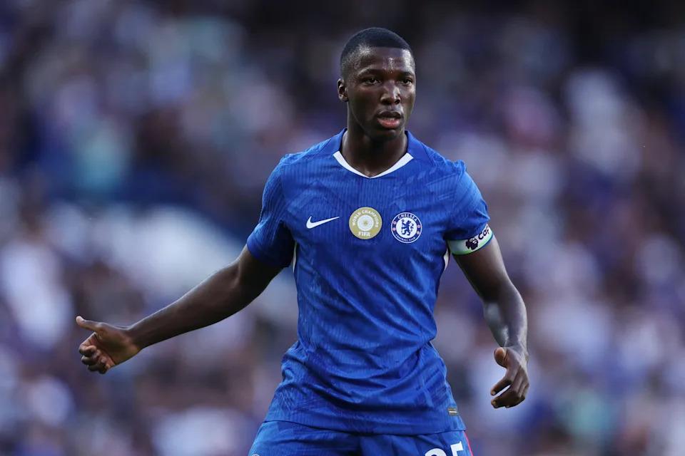 Lo ngại của Chelsea về việc tiền vệ sao ra đi