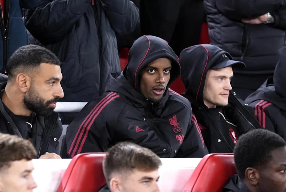 Thế lưỡng nan của nhà vô địch đẩy Liverpool và Man City vào chung một vũng lầy