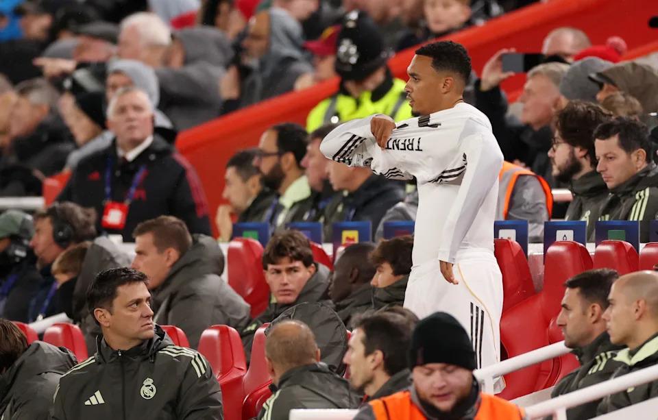 Hậu vệ Real Madrid Trent Alexander-Arnold bị cáo buộc lừa dối cổ động viên Liverpool