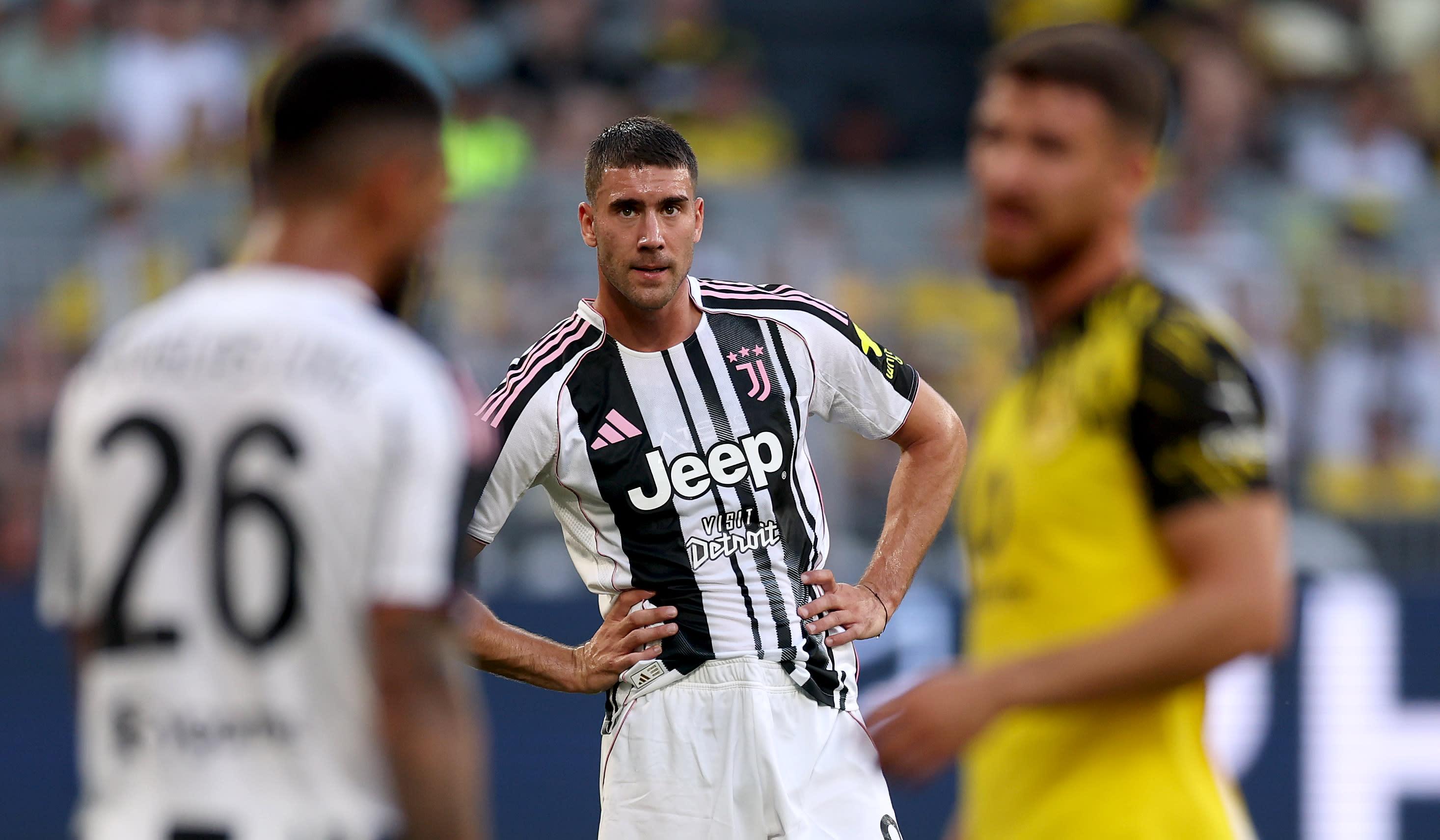 🤑 Vlahovic đòi 12 triệu euro khiến thương vụ đình trệ, Milan quan tâm nhưng Juve có thể giữ anh