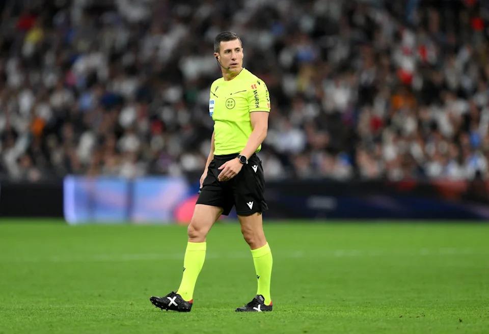 Real Madrid TV chỉ trích trọng tài El Clásico, cáo buộc thiên vị Barcelona