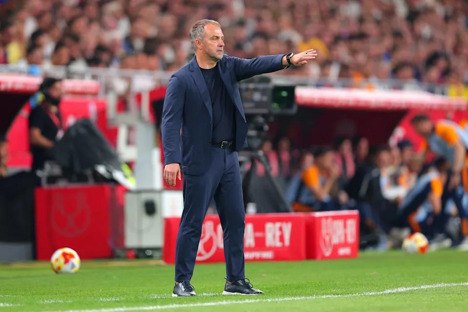 Xác nhận: Hansi Flick sẽ vắng mặt ở El Clásico khi đơn kháng cáo của Barcelona bị tòa bác bỏ