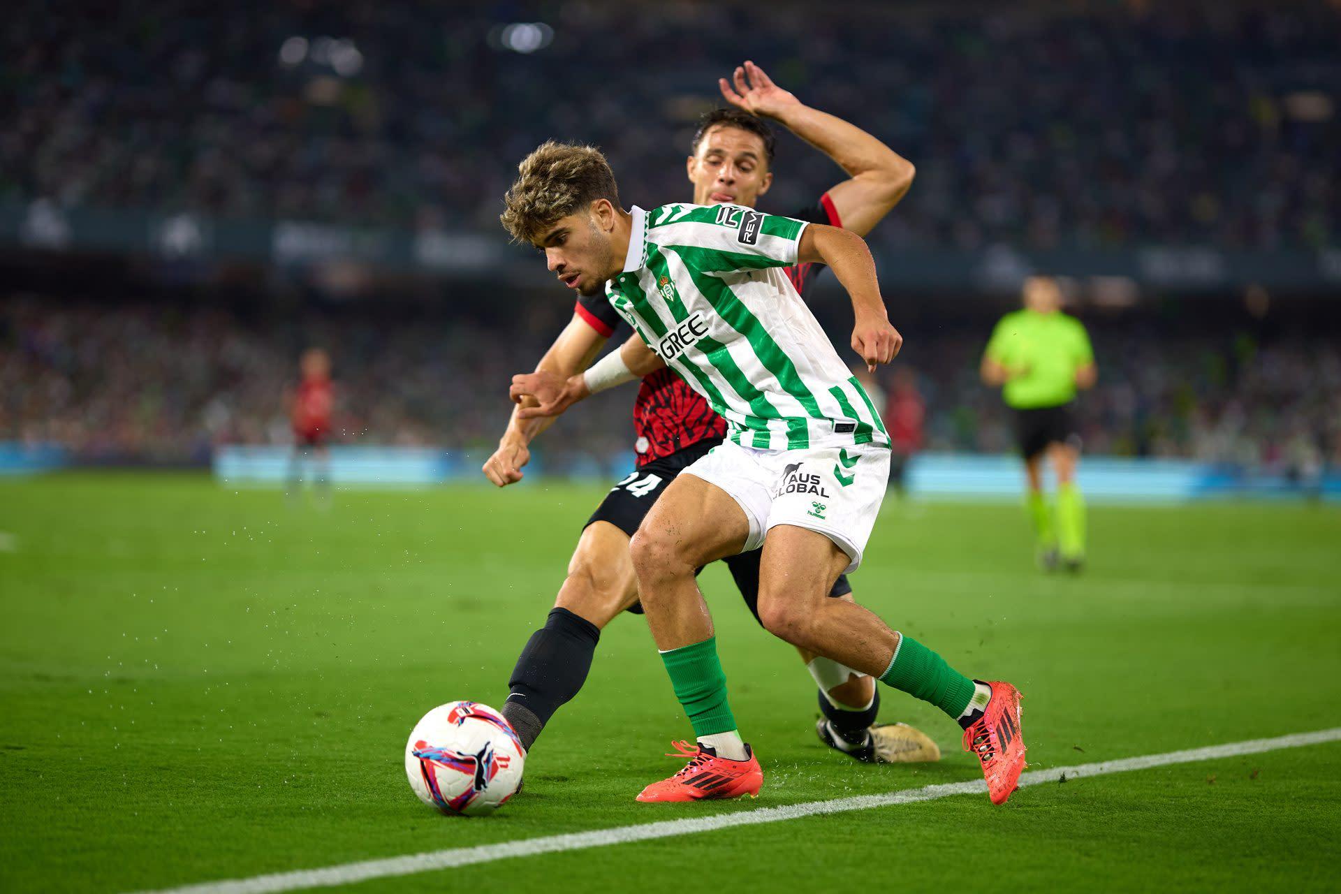 Barca chịu thiệt 5 triệu euro từ thương vụ chuyển nhượng của cựu tiền đạo cánh