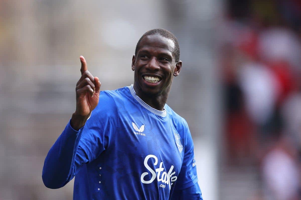 Abdoulaye Doucoure chia tay cùng bộ ba Everton sau khi xác nhận rời Goodison Park: 'Tôi mãi mãi là người Toffees'